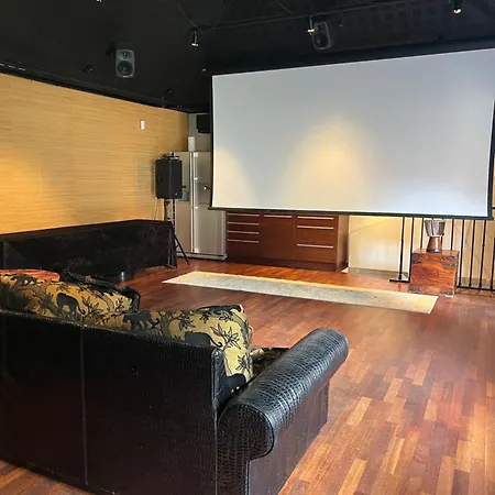 Theater And Appartamento *